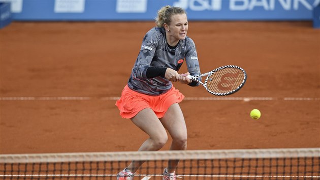 esk tenistka Kateina Siniakov v utkn 2. kola na turnaji v Praze