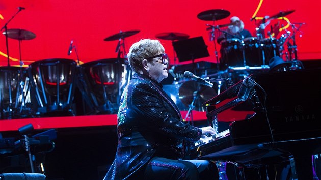 Elton John v prask O2 aren 7. kvtna 2019