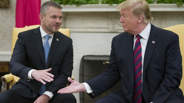 Slovenský premiér Peter Pellegrini se v Bílém domě setkal s prezidentem USA Donaldem Trumpem. (3. května 2019)