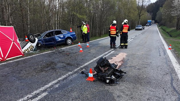 Pten stet dvou osobnch vozidel na Prachaticku si vydal dv obti.