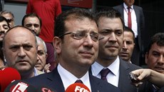 Ekrem Imamoglu sice v Instanbulu vyhrál místní volby, starostou se vak zatím...