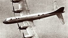 Bombardér Tupolev Tu-4 nad moem