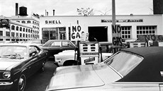 Benzinka Shell v newyorském Brooklynu bhem ropné krize (íjen 1973)