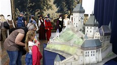 Na zámku Kozel je k vidní výstava o korunovaních klenotech a období Karla IV.