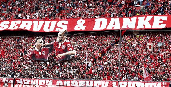 Fanouci Bayernu Mnichov bhem utkání posledního kola bundesligy proti...