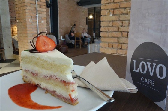 V elegantní stylovou kavárnu LOVO Café se proměnila bývalá zakouřená hospoda v...