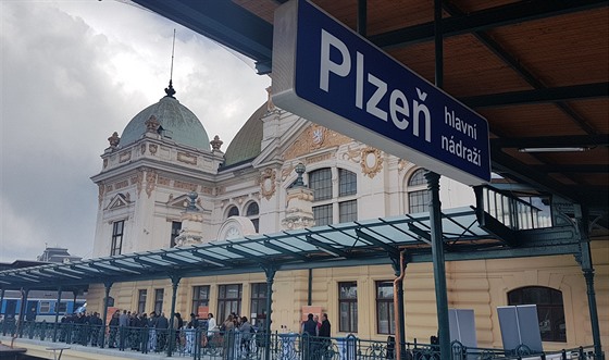 Vlaky z hlavního nádraží v Plzni budou na dálku řídit dispečeři z centrálního pracoviště