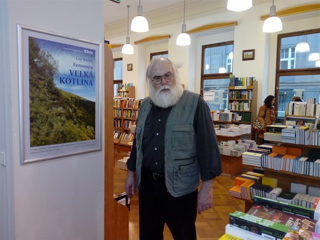 V knihkupectví eské akademie vd na Václavském námstí prezentoval 15. kvtna své fotografie pírodní rezervace Velká kotlina (Jeseníky)  RNDr. Leo Bure z Podlesí v Jeseníkách. Dr. Bure po absolvování Pírodovdecké fakulty UK v Praze odjel s manelkou