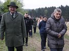Generální ředitel Lesy ČR Josef Vojáček a premiér Andrej Babiš (15. května 2019)