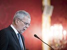 Rakouský prezident Alexander van der Bellen informuje média na tiskové...