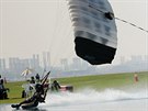 Mark Rahbani pi závodech canopy piloting (swooping)