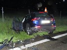 Mu a ena ve Volkswagenu Tiguan vyvzli z nehody u Kamennho jezdu s lehkmi...