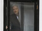 védská policie zane znovu vyetovat Assange kvli znásilnní. (13. kvtna...