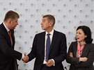 Ministr zahranií Tomá Petíek, premiér Andrej Babi a eurokomisaka Vra...