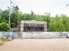 Práce na rekonstrukci kolonády v Luhaovicích skoní na podzim.