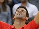Novak Djokovi se raduje z triumfu na turnaji v Madridu.