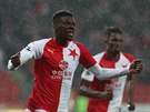 Ibrahim Traoré ze Slavie se raduje z gólu.