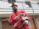 Josef Vand�lík a jeho prototyp geodetického p�ístroje pro stísn�né jeskynní...