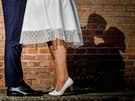 Kdy� pr�ci svatebn�ho fotografa nic nep�ek��, pak maj� novoman�el� hezkou...