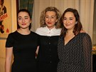 Vanda Hybnerová a její dcery Antonie a Josefína Railovovy (16. února 2016)