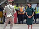 Princ Harry a vévodkyn Meghan ped odletem z Fidi (Nadi, 25. íjna 2018)