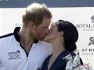 Princ Harry a vévodkyně Meghan po zápase póla v Royal County of Berkshire Polo...
