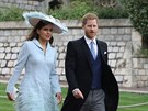 Sophie Winklemanová a princ Harry picházejí na svatbu Gabrielly Windsorové a...