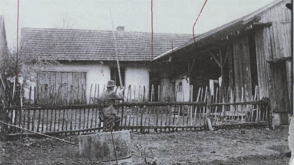 Vydrželi 26 dnů po seskoku, dva členové Carbonu se zastřelili na Slovácku