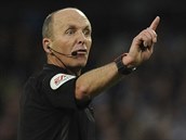 Rozhod Mike Dean v akci