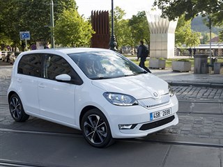 Elektromobil Škoda Citigo-e iV při natáčení v centru Prahy