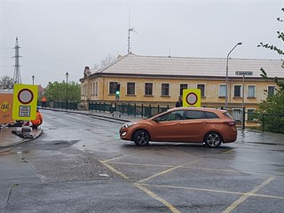 Dopravní komplikace přineslo uzavření Rooseveltova mostu v Plzni. Jeho opravy...