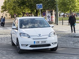 Elektromobil koda Citigo-e iV pi natáení v centru Prahy