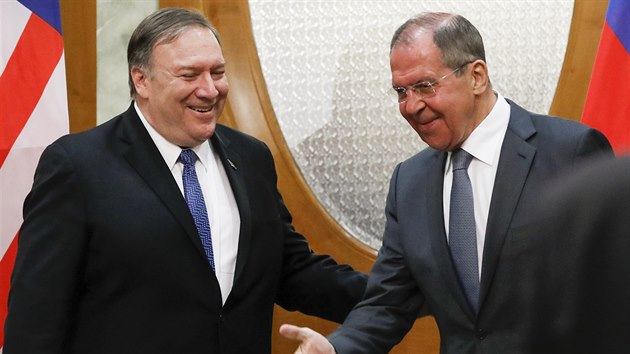Americk ministr zahrani Mike Pompeo se v Soi seel se svm ruskm protjkem Sergejem Lavrovem. (14. kvtna 2019)