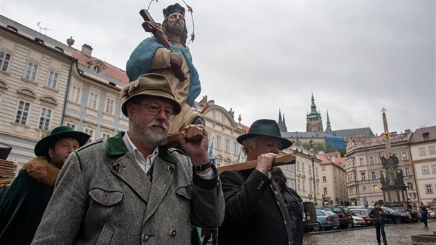 Slavnosti Navalis: pr�vod na Karl�v most (15. kv�tna 2019)