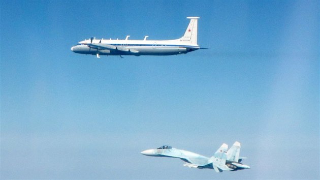 Ruské letouny Il-22 a Su-27 zachycené britskými stíhači nad Baltem 14. května 2019