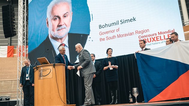 Jihomoravsk hejtman Bohumil imek (ANO) pijm gratulaci k poadatelstv vinask soute Concours Mondial de Bruxelles, kter se pt rok uskuten v Brn.