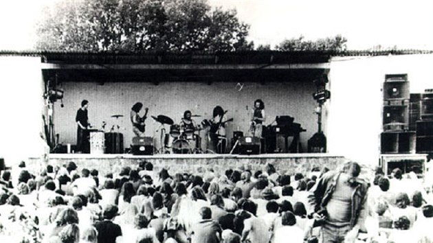 Utajen rockov festival v abicch v roce 1982. O rok pozdji akci rozprili policist.