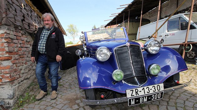 Tatrou 75 všechno začalo. Otec Františka Proseckého si ji pořídil v roce 1978. Auto si pak zahrálo i v Četnických humoreskách.