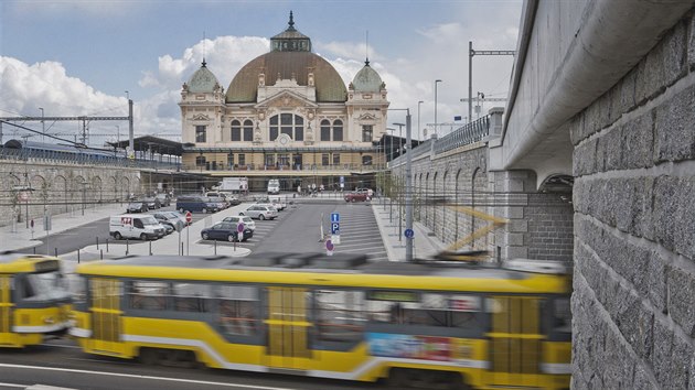 Po čtyřech letech skončila modernizace plzeňského hlavního vlakového nádraží. Náklady přesáhly 1,3 miliardy korun. (14. 5. 2019)