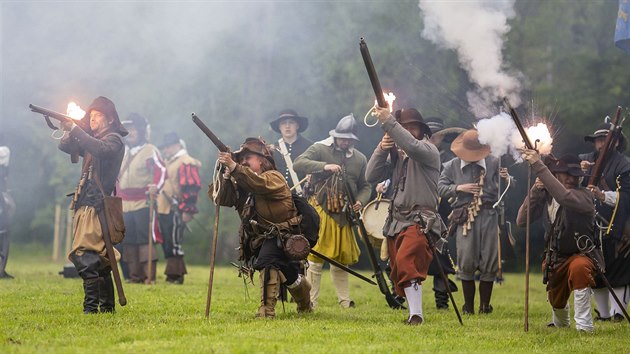 V sobotu 11. kv�tna prob�hla v Podzameck�ch zahrad�ch v Krom���i rekonstrukce bitvy dobyvani Krom���e �v�dy.