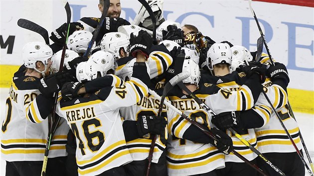 Hokejist Bostonu slav postup do finle Stanley Cupu.