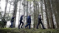 Pedseda vlády eské republiky Andrej Babi si ve stedu prohlédl lokality lesa...