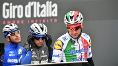 Italský sprinter Elia Viviani ped startem 2. etapy Giro d'Italia.