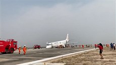 Dopravní letadlo barmských aerolinek Myanmar National Airlines pistálo jen s...