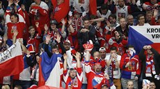 �e�tí fanou�ci si udr�ují dobrou náladu v utkání proti Itálii na mistrovství...