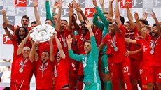 Fotbalisté Bayernu Mnichov slaví sedmý ligový titul v ad.