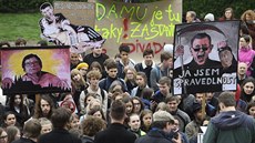 Demonstrace student a mladých na obranu demokracie, ústavy a nezávislé justice...