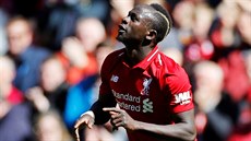 Sadio Mané z Liverpoolu oslavuje svoji trefu v utkání proti Wolverhamptonu.