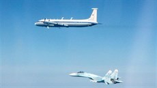 Ruské letouny Il-22 a Su-27 zachycené britskými stíhai nad Baltem (14. kvtna...