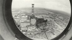 Letecký pohled na elektrárnu ernobyl po havárii v roce 1986